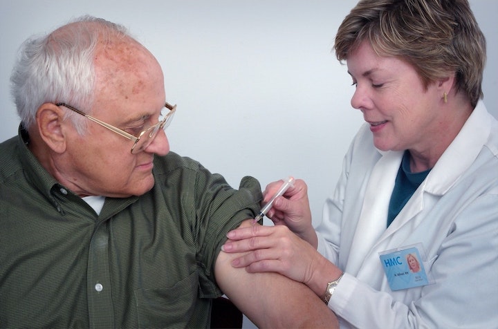 What You Must Know About Vaccines for Seniors